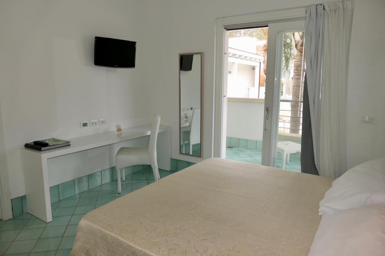 Ganimede Hotel Sperlonga Exterior foto